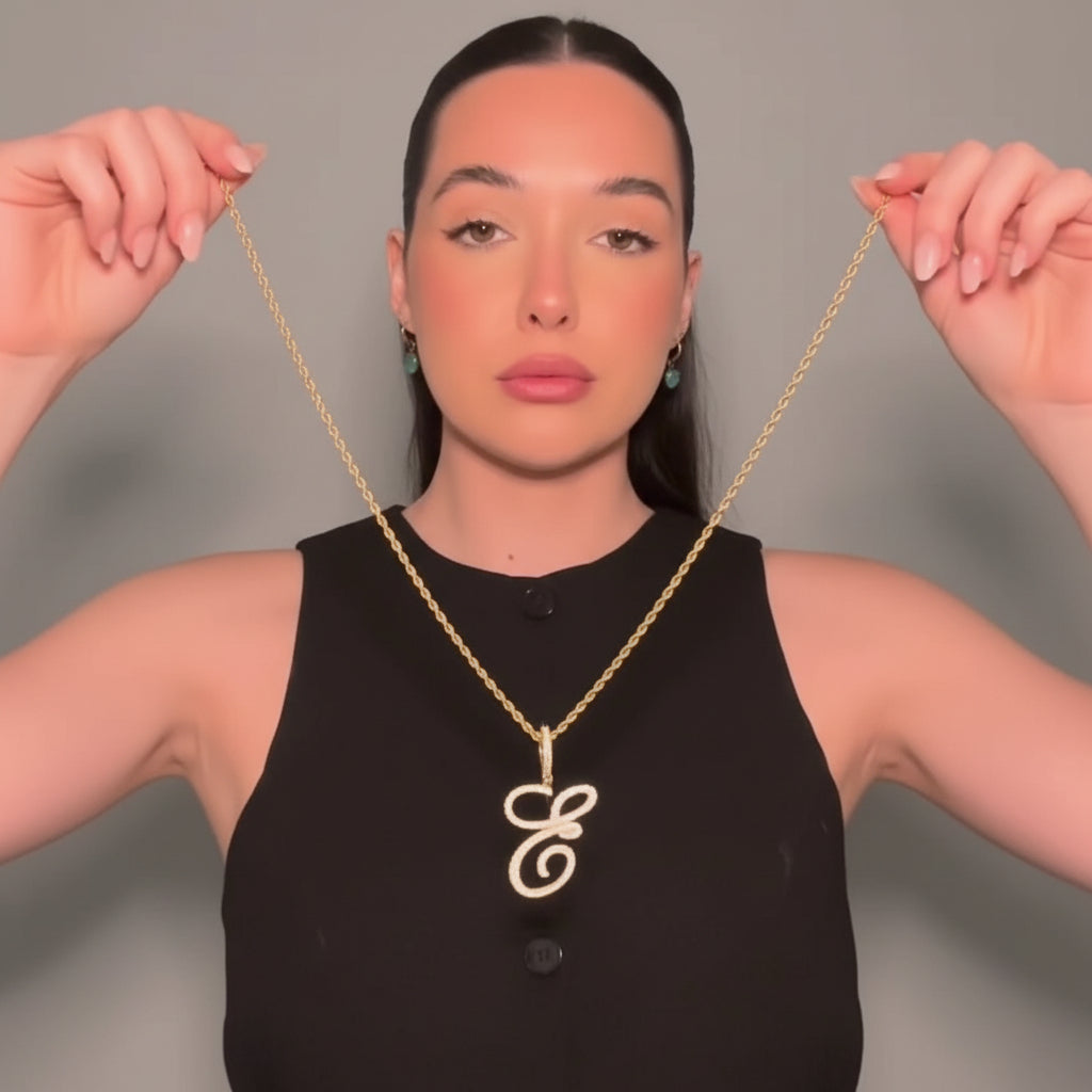 Aera Cursive Initial Letter Necklace Polair™