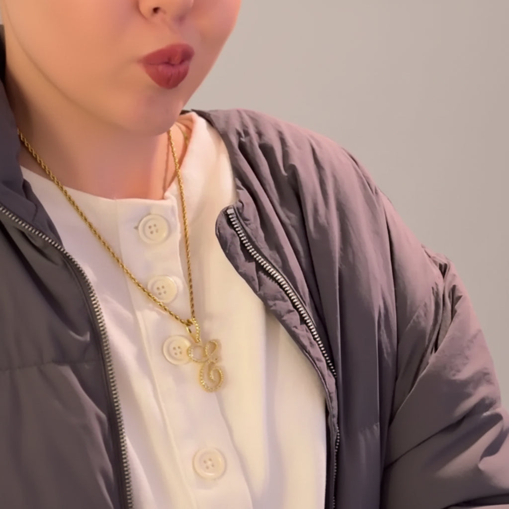 Aera Cursive Initial Letter Necklace Polair™