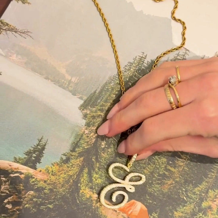 Aera Cursive Initial Letter Necklace Polair™
